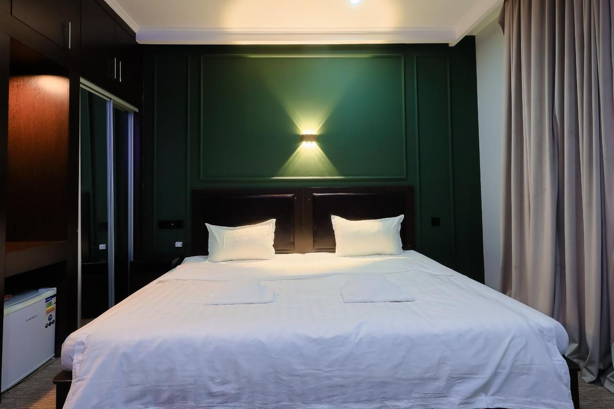 Hotel Vivaldis Алматы Экстерьер фото