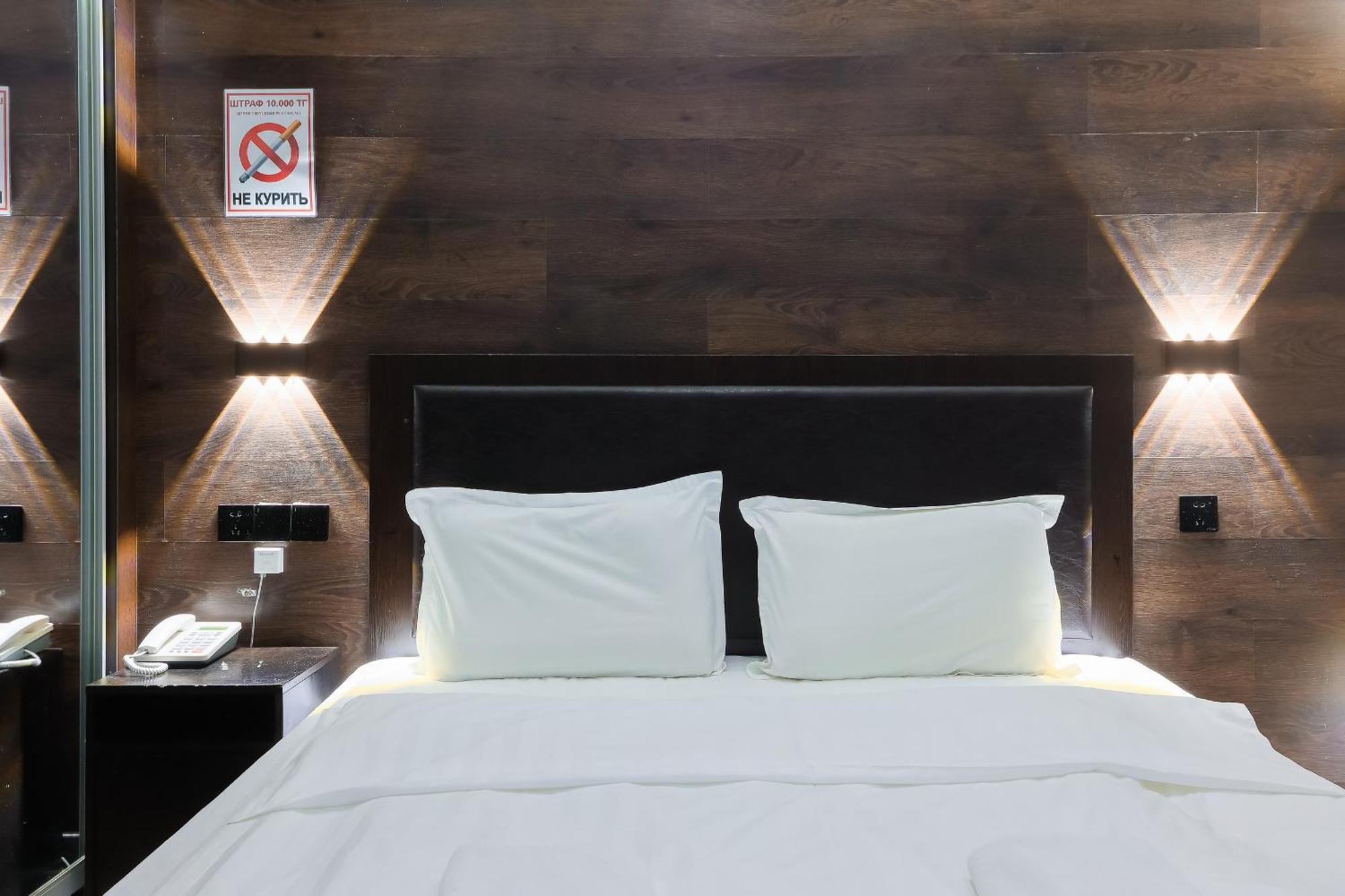 Hotel Vivaldis Алматы Экстерьер фото